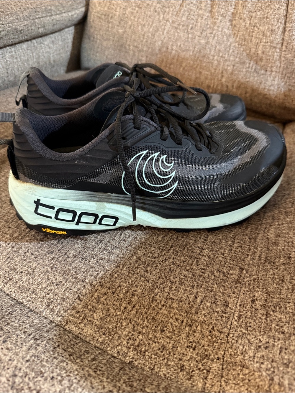 Women’s Topo Vista Black & Mint Running Shoes 10 - Picture 3 of 7
